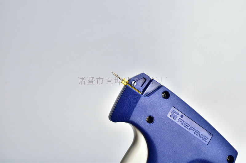 【吊牌枪】是一种高效穿结吊牌标签的工具